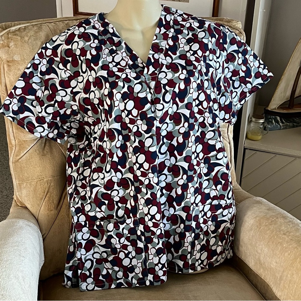 Price ⬇️ New WOT Absolute brand, V-neck, short sleeve woman’s Scrubbs
